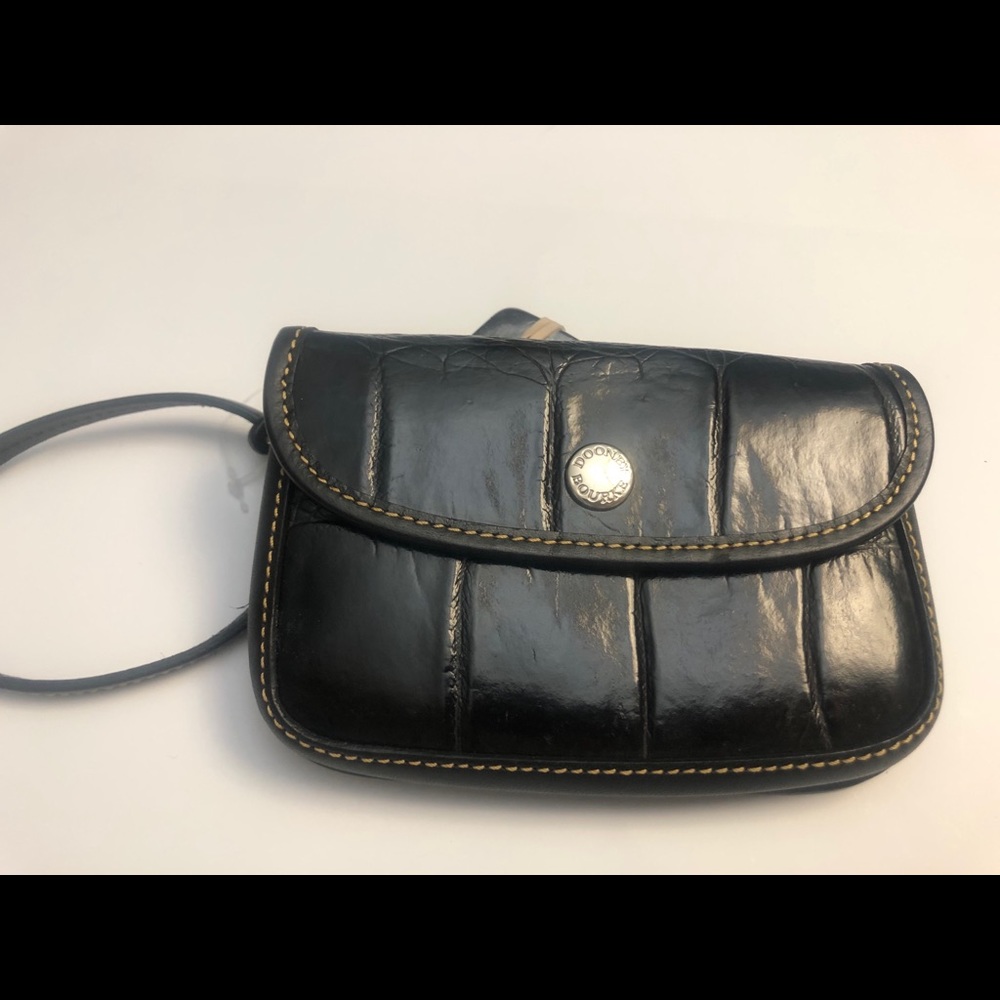 Dooney & Bourke leather wristlet
